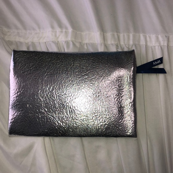 Ipsy bag - Picture 2 of 3
